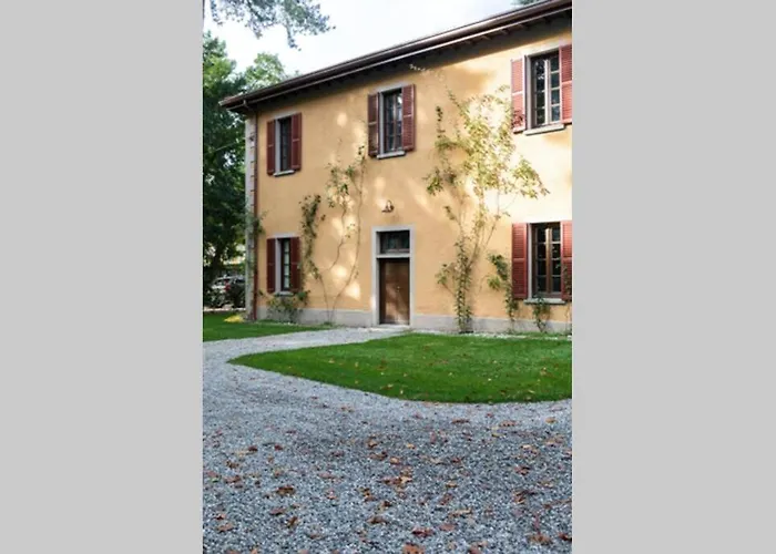 Lejlighed Bilocale Nel Parco Di Erba