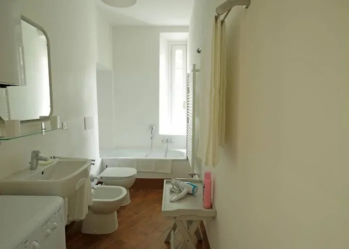 Lejlighed Bilocale Nel Parco Di Erba